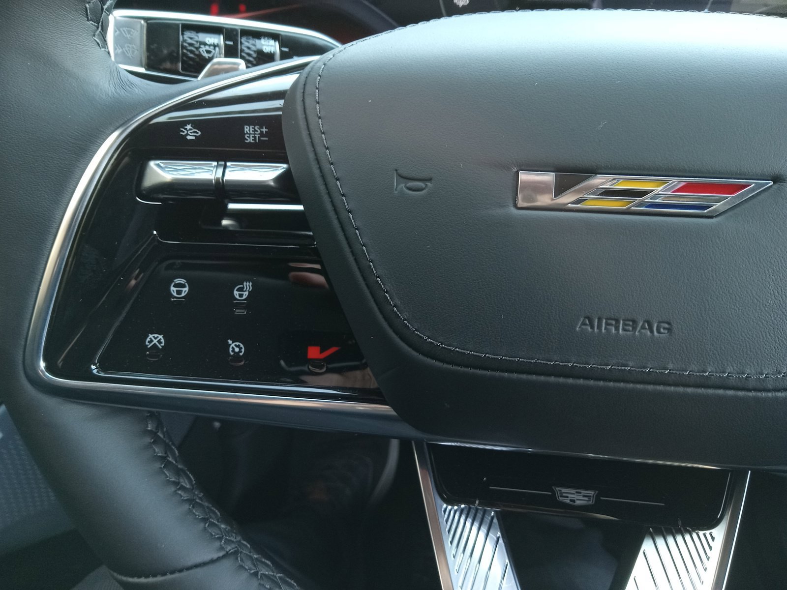New 2026 Cadillac Lyriq V AWD/4WD image 19