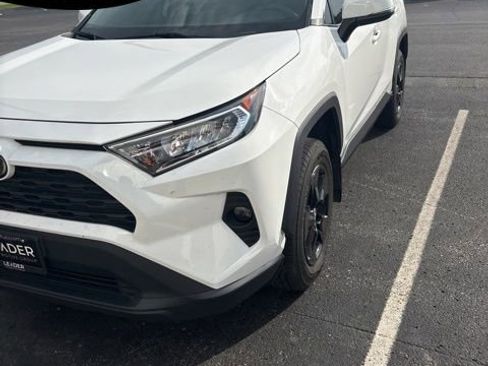 Used 2021 Toyota RAV4 XLE w/ Convenience Package AWD/4WD image 1