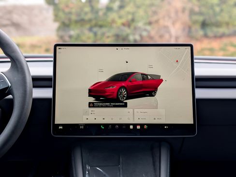 Used 2024 Tesla Model 3 Performance image 15