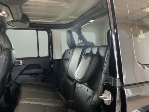 Used 2022 Jeep Wrangler Unlimited Sahara AWD/4WD image 31