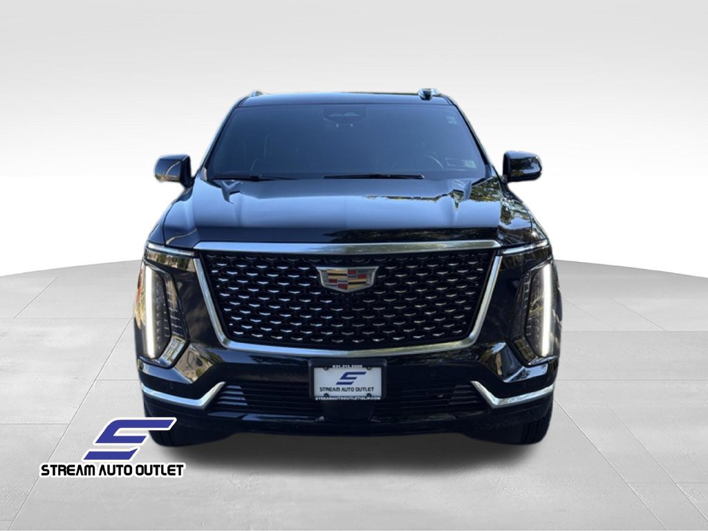 Used 2025 Cadillac Escalade ESV Luxury AWD/4WD image 2