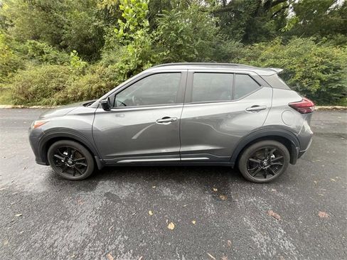 Used 2023 Nissan Kicks SR w/ SR Premium Package image 8