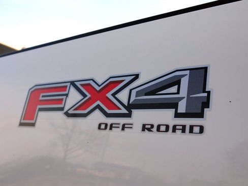 Used 2023 Ford F250 XLT w/ FX4 Off-Road Package image 29