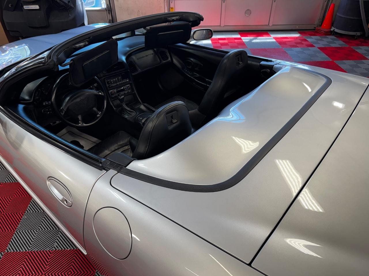 Used 2002 Chevrolet Corvette Convertible w/ Preferred Equipment Group2 RWD image 13