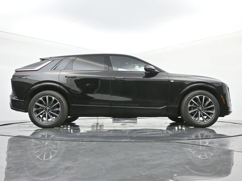 New 2025 Cadillac Lyriq Sport image 20