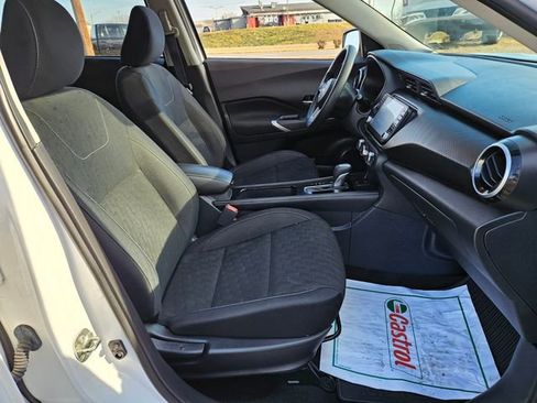Used 2023 Nissan Kicks SV image 15