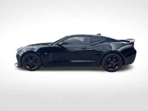 Used 2017 Chevrolet Camaro LT RWD image 8