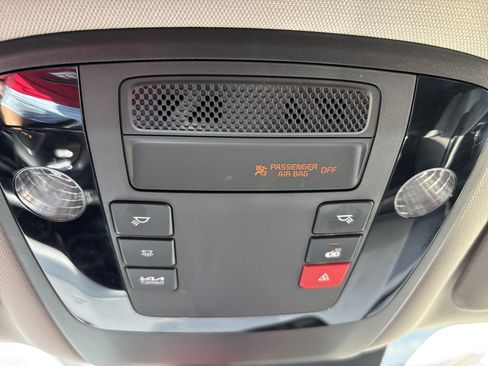 Used 2024 Kia Carnival EX FWD image 16
