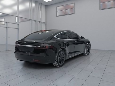 Used 2020 Tesla Model S Long Range Plus image 8