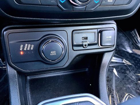 Used 2022 Jeep Renegade Latitude image 32