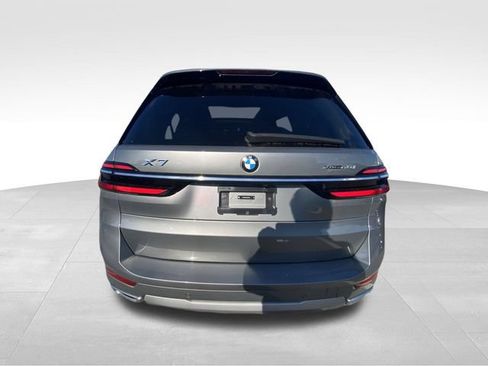 Used 2025 BMW X7 xDrive40i w/ Premium Package AWD/4WD image 8