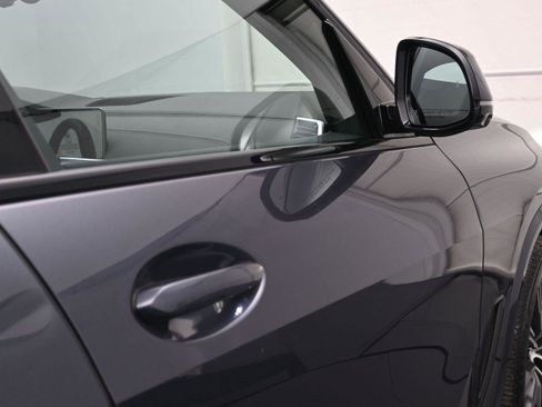 Used 2020 BMW X5 xDrive40i w/ M Sport Package image 17