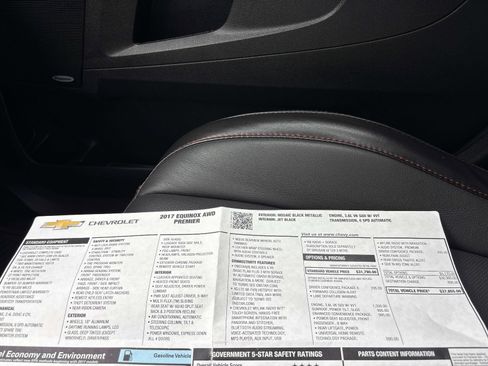 Used 2017 Chevrolet Equinox Premier w/ Enhanced Convenience Package AWD/4WD image 17