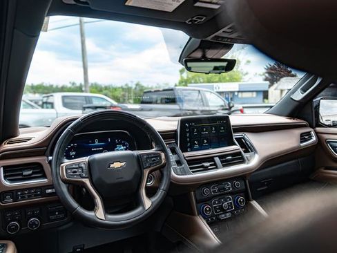 Used 2024 Chevrolet Suburban High Country w/ Advanced Technology Package image 52