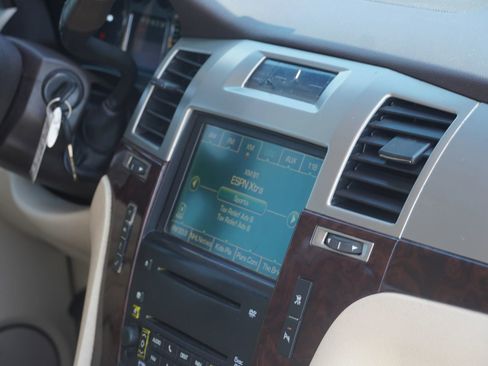 Used 2008 Cadillac Escalade AWD image 27