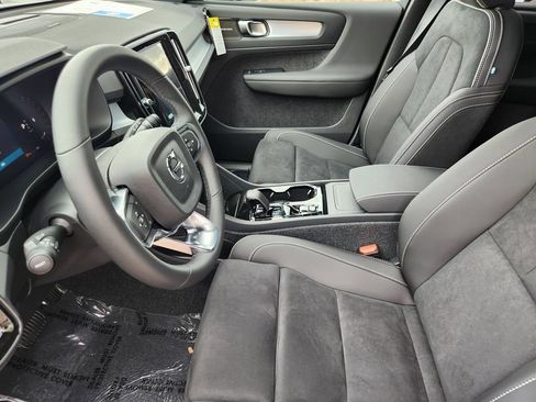 New 2026 Volvo XC40 B5 Ultra w/ Climate Package AWD/4WD image 4