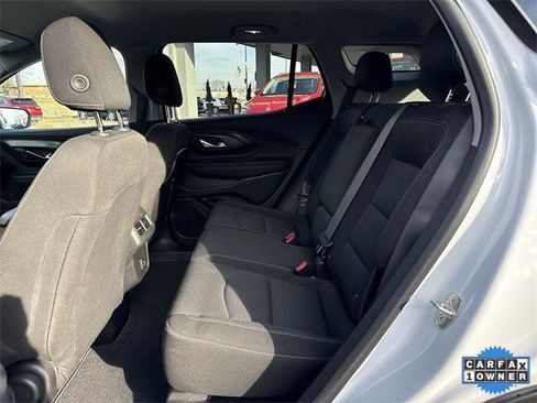 Used 2022 GMC Terrain SLE image 27