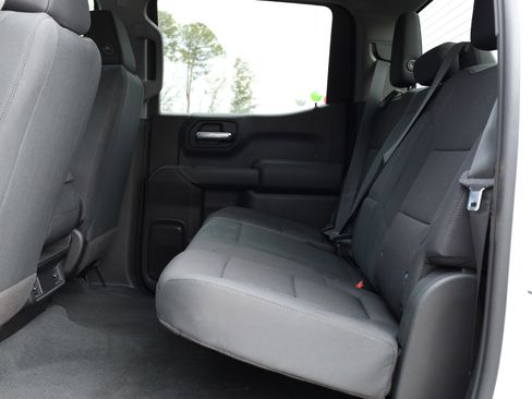 Used 2021 Chevrolet Silverado 1500 Custom image 12