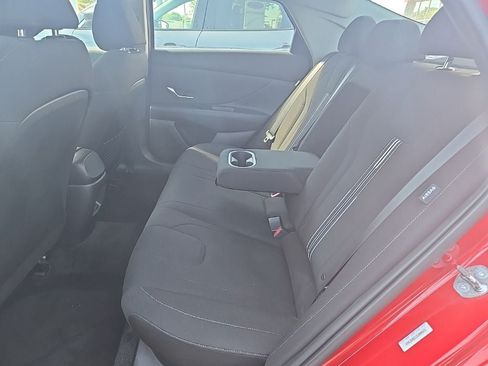 Used 2025 Hyundai Elantra SEL FWD image 6