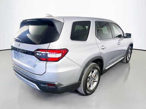 Used 2025 Honda Pilot EX-L image 8