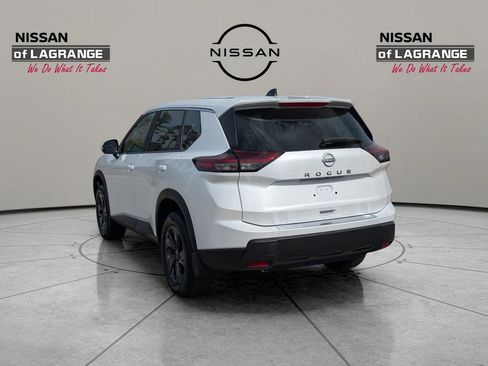 New 2026 Nissan Rogue SV image 7