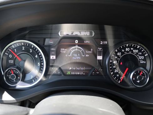 Used 2023 RAM 1500 Lone Star AWD/4WD image 25