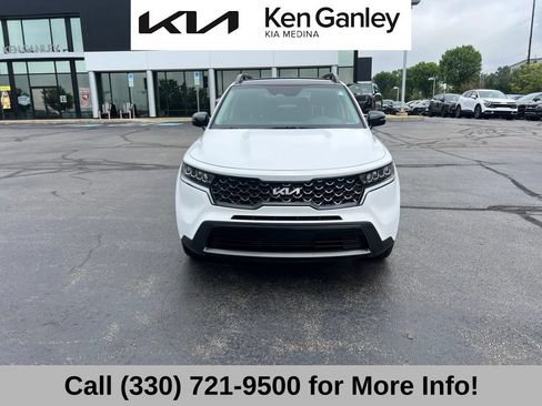 Certified 2023 Kia Sorento S w/ Panoramic Sunroof Package AWD/4WD image 3