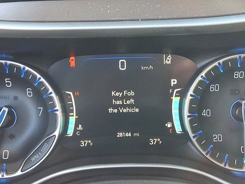 Certified 2022 Chrysler Pacifica Touring-L image 20