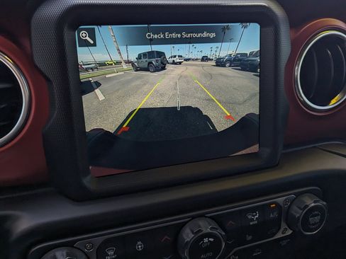 Used 2020 Jeep Gladiator Rubicon AWD/4WD image 12