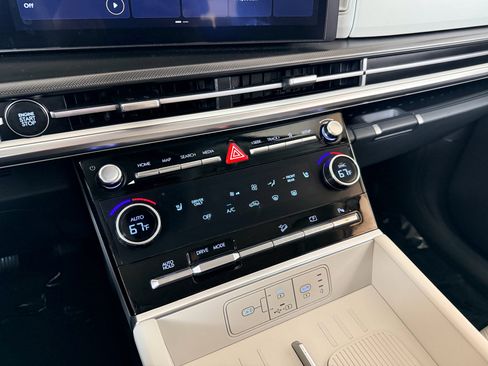 Used 2025 Hyundai Santa Fe SEL FWD image 21