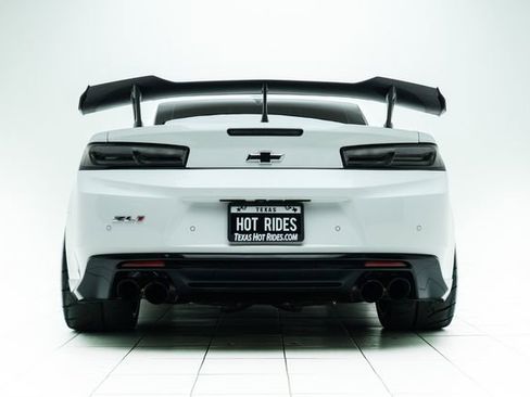 Used 2018 Chevrolet Camaro ZL1 image 16