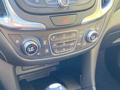 Used 2020 Chevrolet Equinox Premier FWD image 26