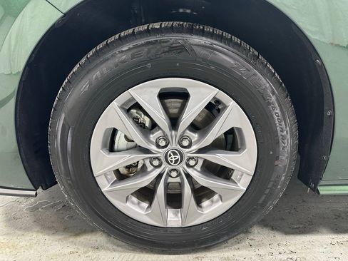 Used 2025 Toyota Sienna LE image 67