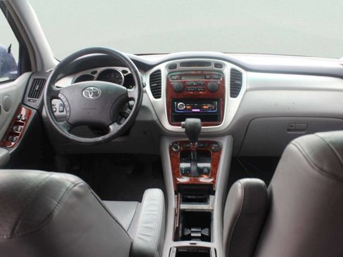 Used 2004 Toyota Highlander Limited image 9