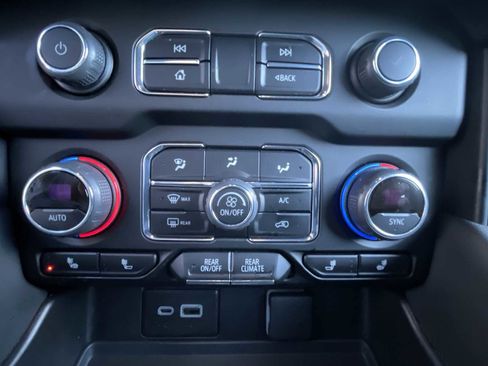 Certified 2024 Chevrolet Tahoe RST image 34