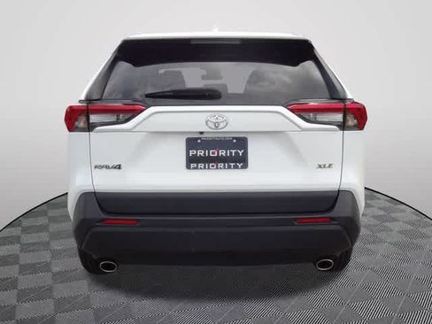 Used 2024 Toyota RAV4 XLE FWD image 3