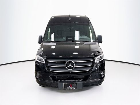 New 2025 Mercedes-Benz Sprinter 2500 image 2