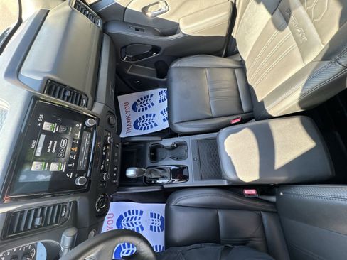 Used 2022 Nissan Frontier PRO-4X w/ Pro-4X Premium Package AWD/4WD image 22