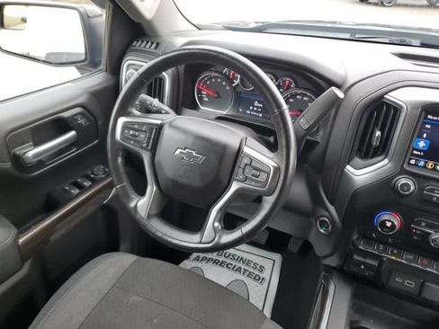 Used 2019 Chevrolet Silverado 1500 LT Trail Boss AWD/4WD image 17