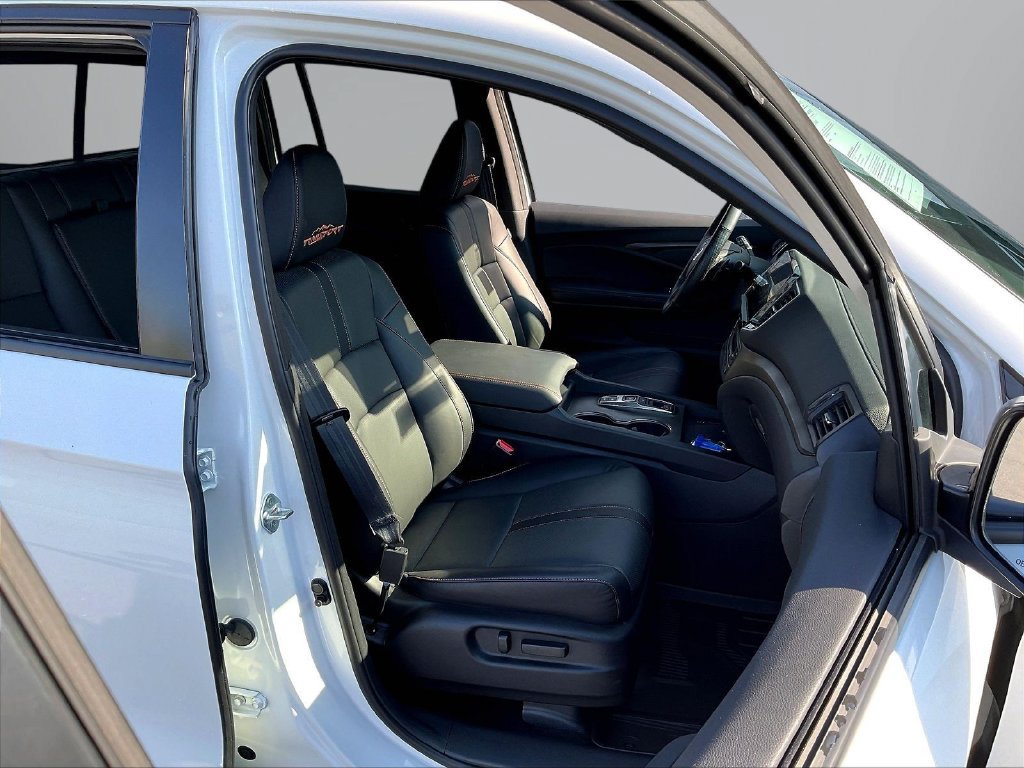 Used 2025 Honda Ridgeline TrailSport image 32