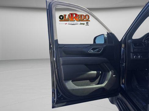 Used 2023 GMC Yukon SLT w/ SLT Premium Package image 24