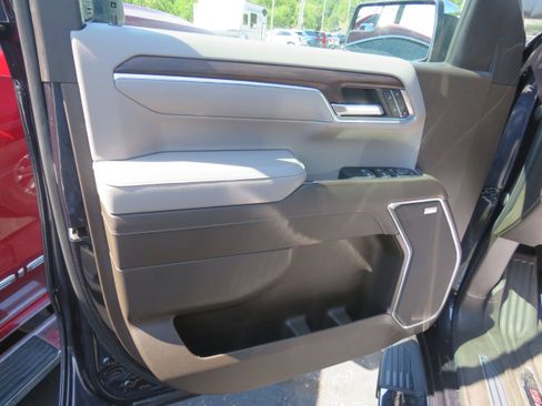 Used 2022 GMC Sierra 1500 SLT w/ SLT Convenience Package image 14