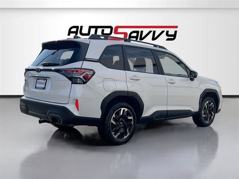 Used 2025 Subaru Forester Limited image 7