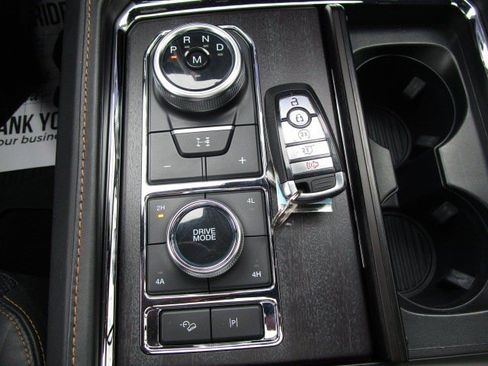 Used 2022 Ford Expedition Max Platinum AWD/4WD image 23