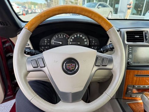 Used 2006 Cadillac XLR RWD image 20