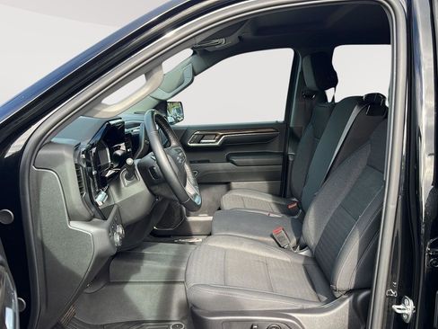 Used 2024 Chevrolet Silverado 1500 LT Trail Boss image 9