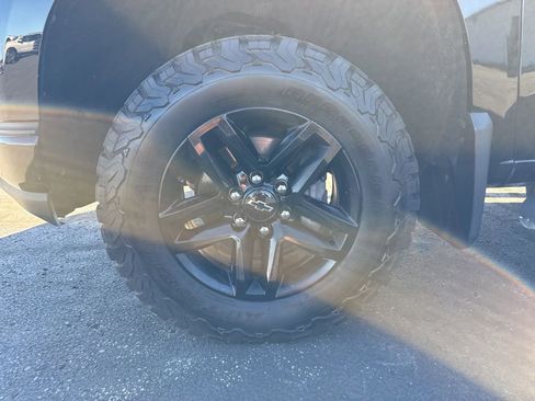 Used 2020 Chevrolet Silverado 1500 LT Trail Boss image 25