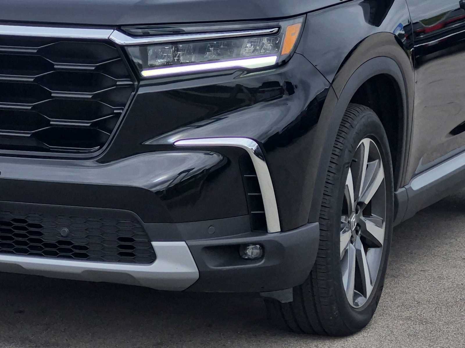 Certified 2024 Honda Pilot Touring image 11