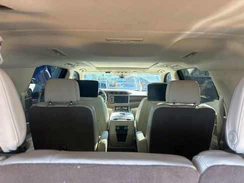 Used 2021 GMC Yukon XL Denali w/ Denali Premium Package image 26