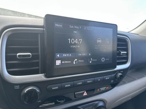 Used 2025 Hyundai Venue SEL FWD image 25